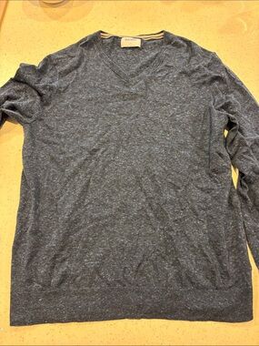 Old Navy Men’s Heathered Navy V-Neck Sweater